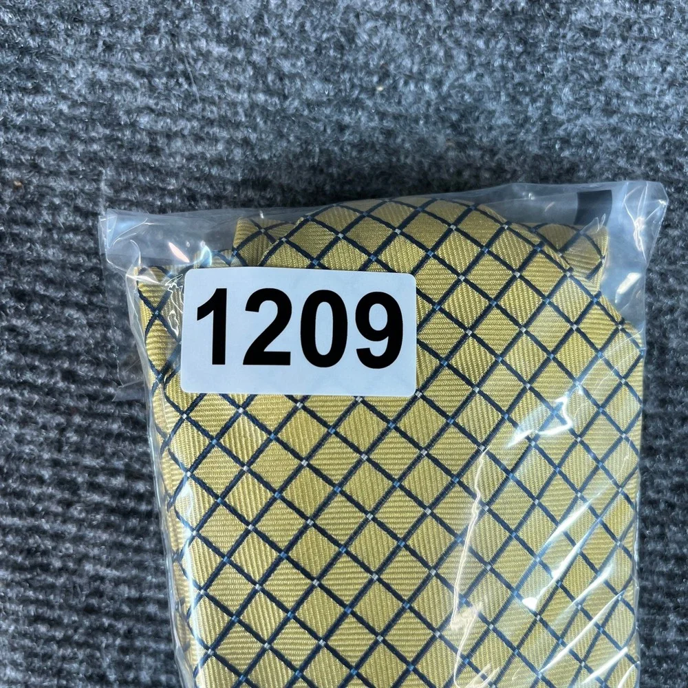 Izod necktie crafted